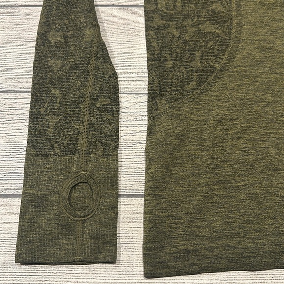 🍋Women’s Lululemon Swiftly Tech Long Sleeve Crew size 6🍋black/brave olive - Picture 5 of 16